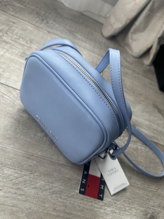 Listonoszka tommy hilfiger jasno niebieska nowa