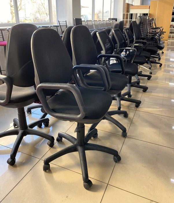 крісла стільці офісні ісо кресла стулья