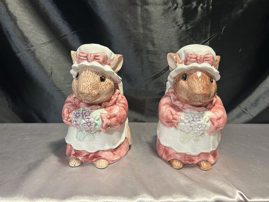 Ceramiczne Myszy Skarbonka i Flakon na Kwiaty w Różowych Sukienkach