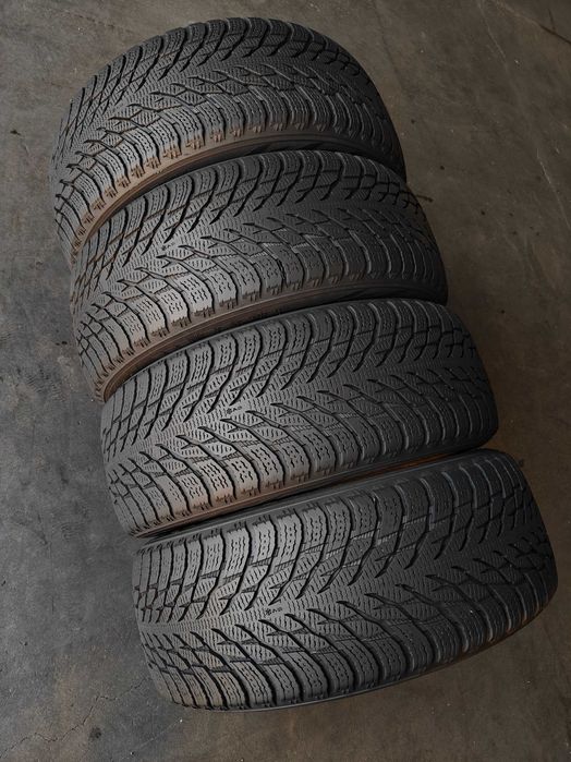 Шини зимові R18 235 55 Nokian Hakkapeliitta R3 SUV