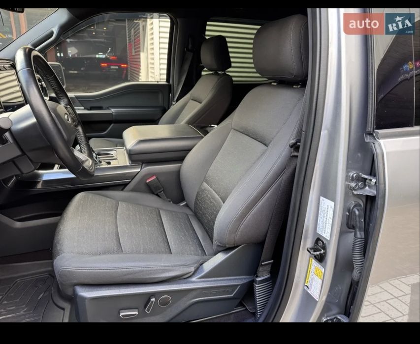 Продаж автомобіля легковий пікап