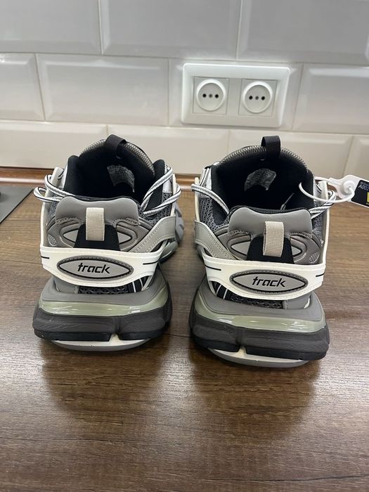 Кроссовки:Balenciaga Runner