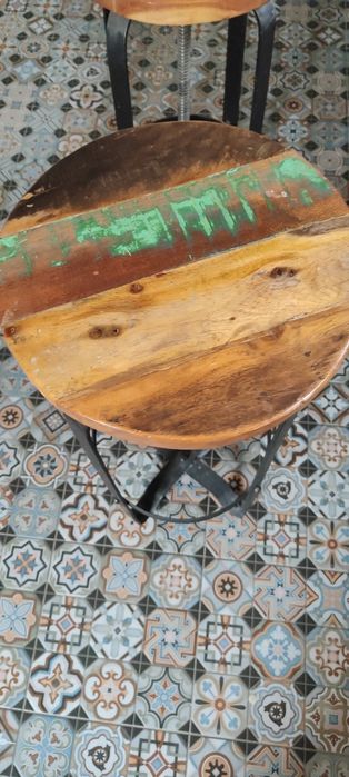 Hoker stalowy industrialny (lite drewno)