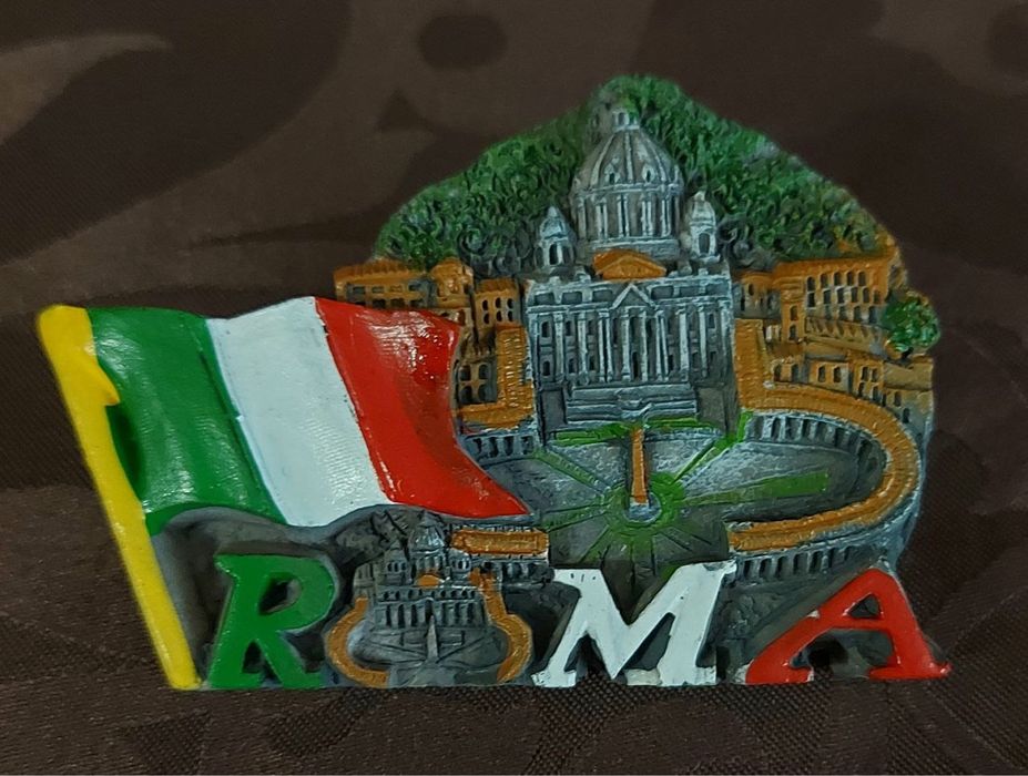 Сувеніри Магнітики на холодильник.  60 грн.