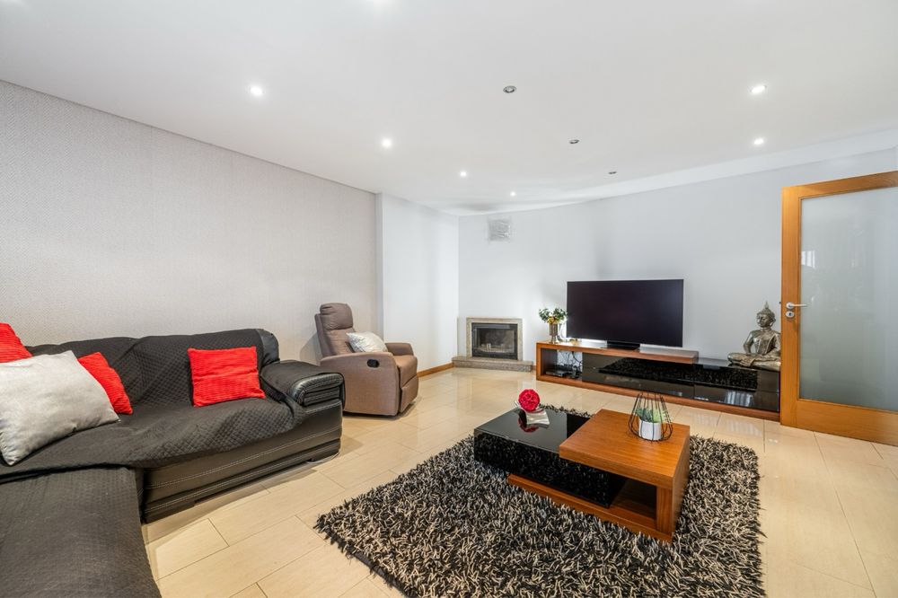 Venda de  Apartamento T3 com 135 m2 bruto