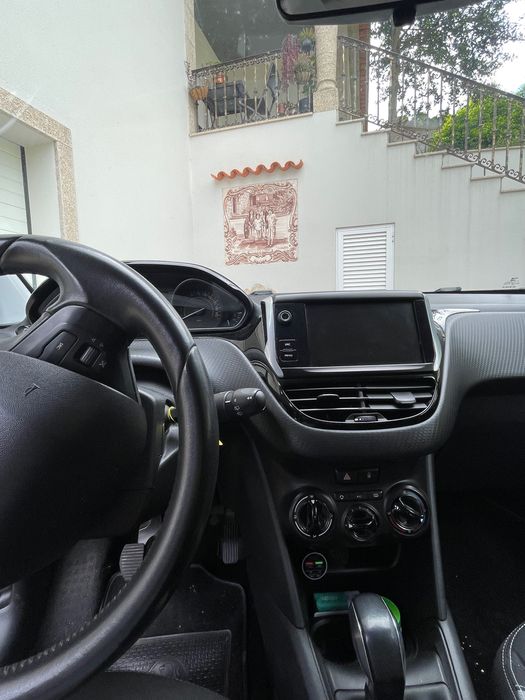 Peugeot 208 Puretech style