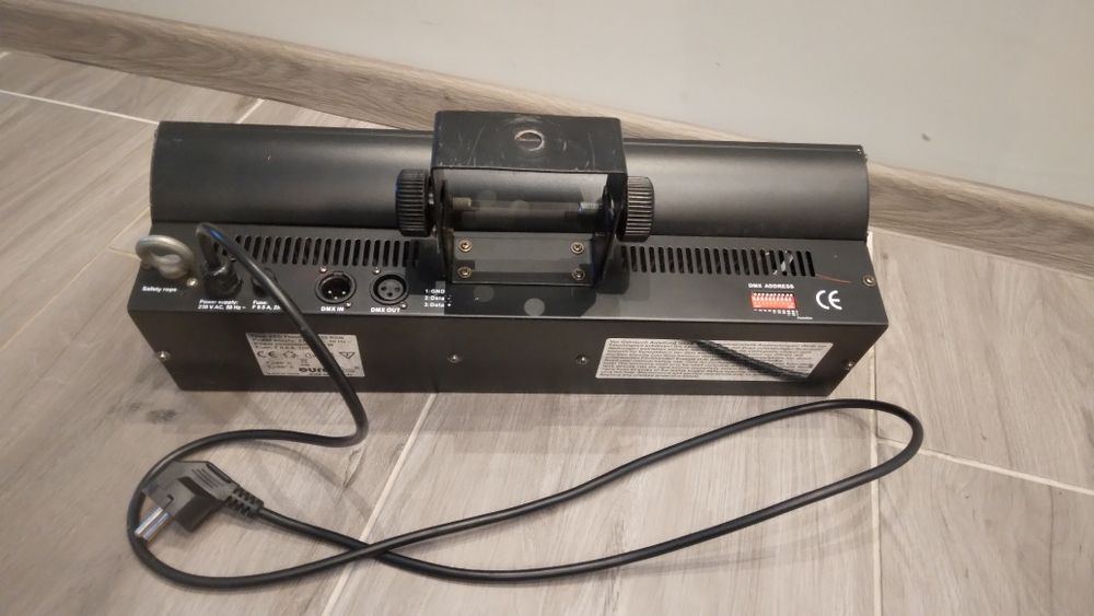 Reflektor sceniczny Eurolite LED FLD-252  6000K naświetlacz stroboskop