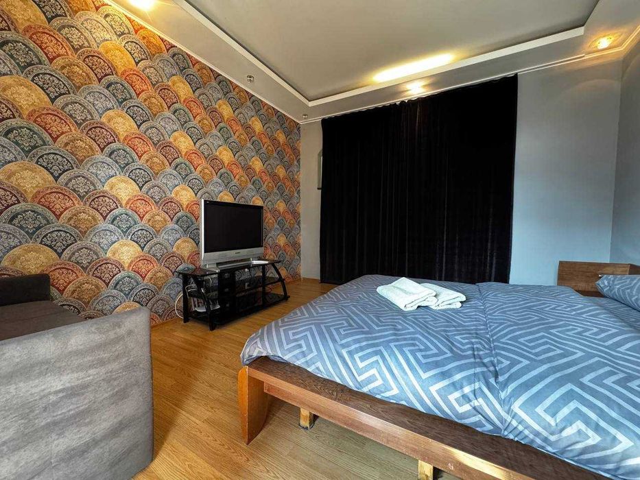 Оренда подобово сучасної 3к квартири, м. Палац Спорту (2 хвилини)