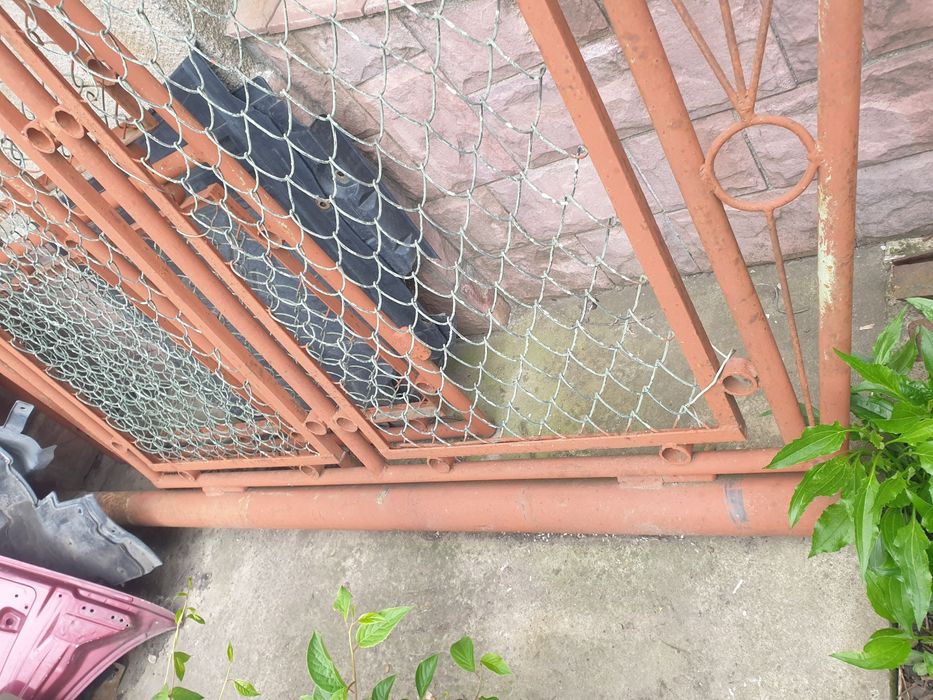 Ворота двухстворчатые с калиткой