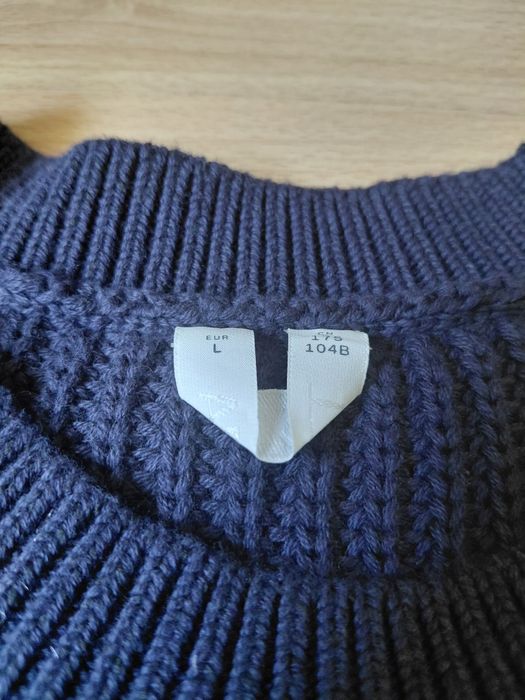 Granatowy sweter Arket rozm. L