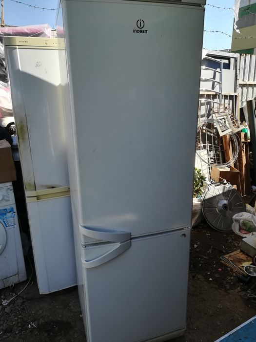 Холодильник Indesit полочки індезіт  запчастини