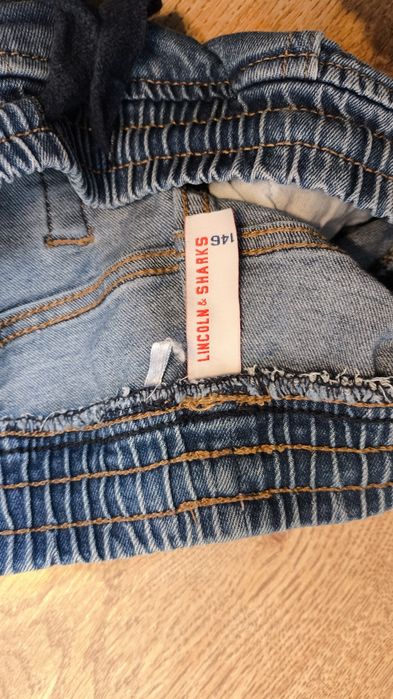 Spodnie jeansowe dziecięce r. 146