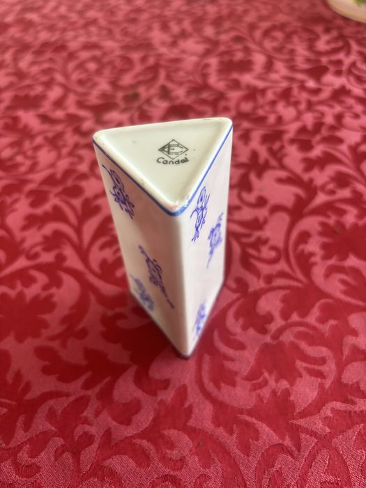 Paliteiro triangular em porcelana da ElectroCerâmica do Candal