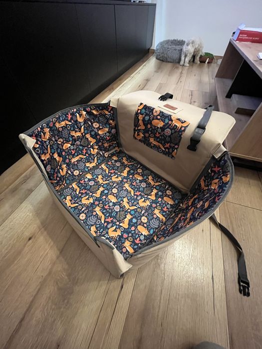 Mata samochodowa dla psa, fotelik