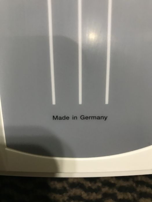 Водонагрівач  проточний. Чистий німець.