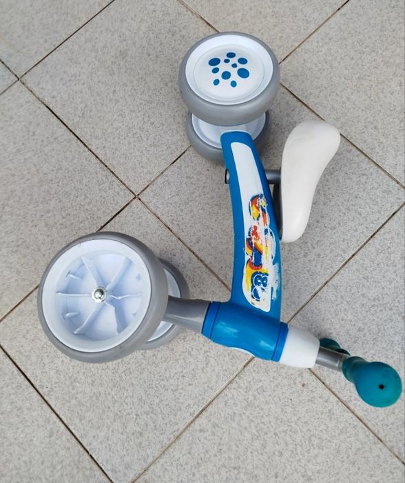 Triciclo de criança