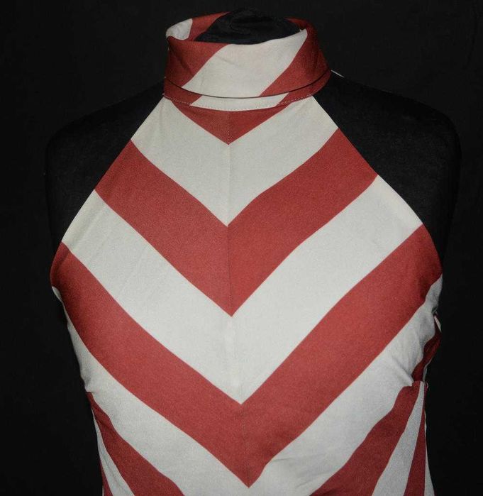 Sukienka ze stójką Asos 44