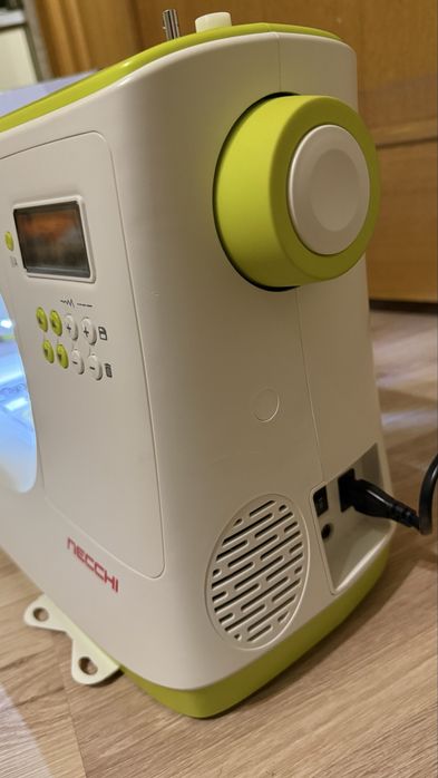 Necchi NC 102D компьютерна швейна машина