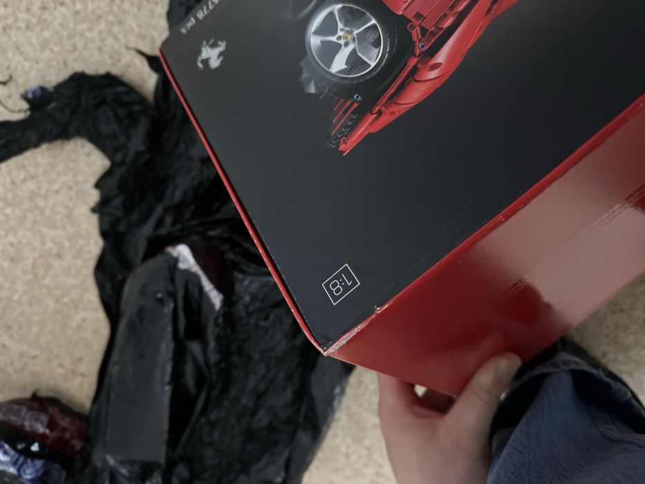 LEGO Technic Ferrari Daytona SP3 42143 / ORYGINAŁ / IDEAŁ