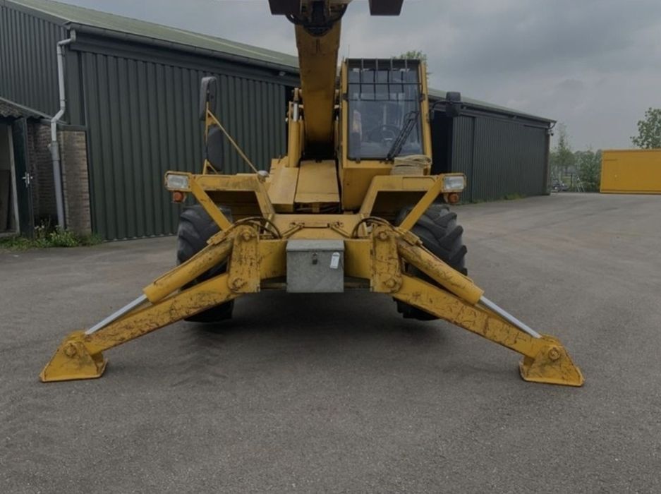 Телескопічний навантажувач Manitou MT1230SCP