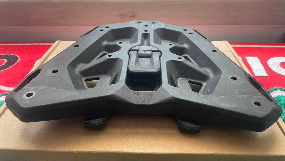 Placa SW-Motech STREET-RACK - Nova custa 40€