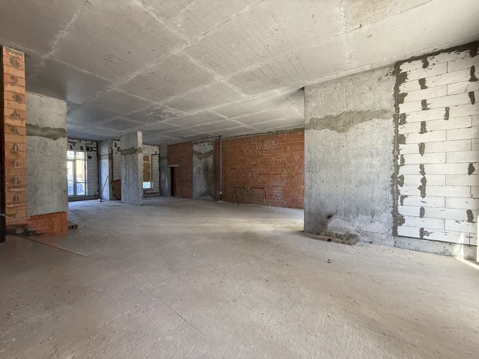 Здам приміщення в ЖК Гранд Бурже. 2 входи: на вулицю і у двір. 28кВт