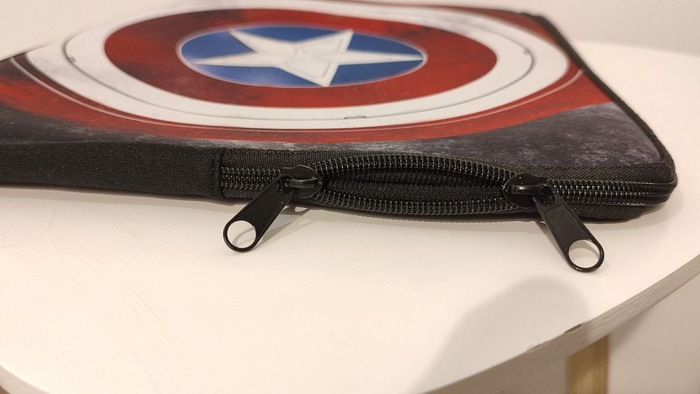 Etui  na laptopa -Marvel