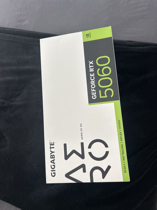 rtx 5060 triple fan branca aero