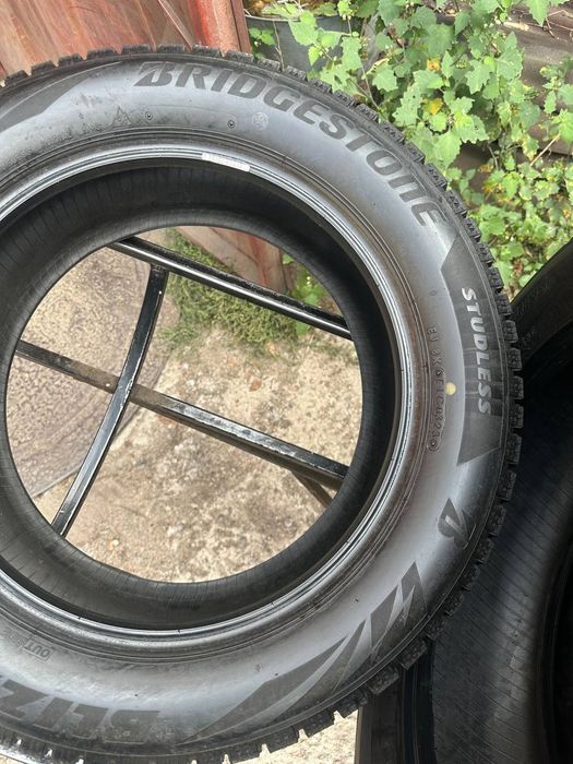 Шины БУ 205 55 R 16 Bridgestone blizzak VRX 2 Зима Комплект резина