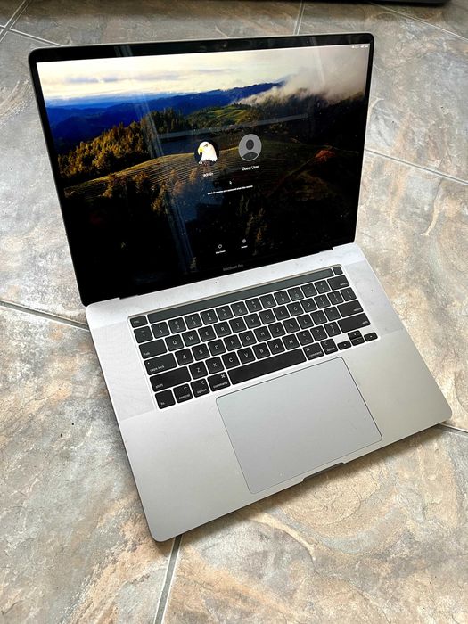 MacBook Pro 16 (A2141) 512Gb 16 Gb ram / 2.6 ghz / Video 1.5 gb