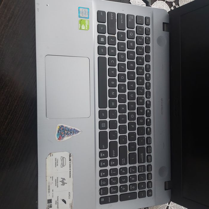 Sprzedam laptop Asus