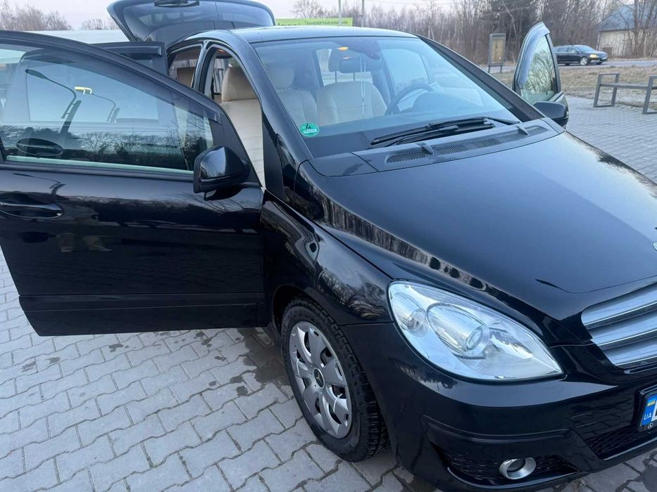Автомобіль  Mercedes-Benz B-клас