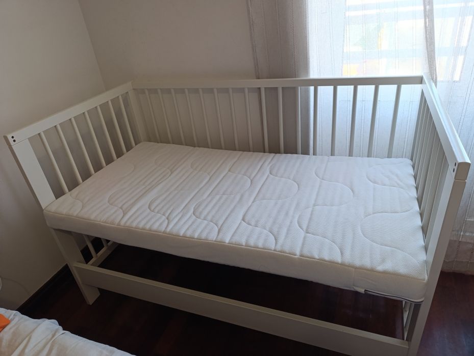 Cama para bebe com colchão