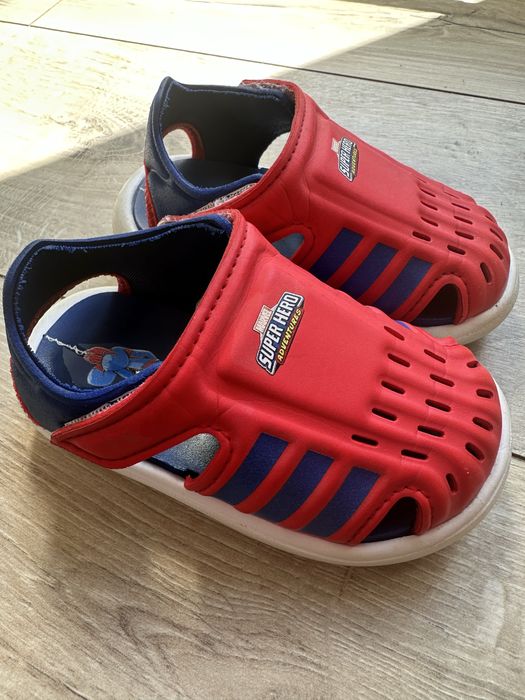 Босоніжки на хлопчика adidas 21 розмір (12-13см)