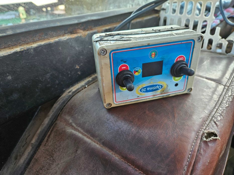 Opryskiwacz Bardzki 600L 15M Hydraulicznie poziomowany Optima 20