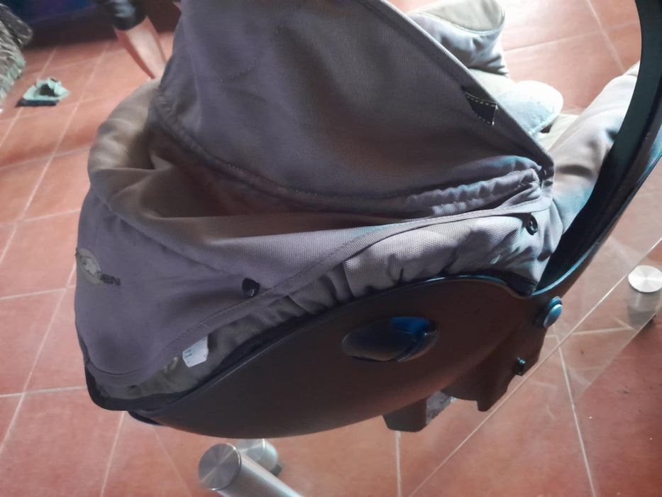 Vendo cadeira de bebe para carro