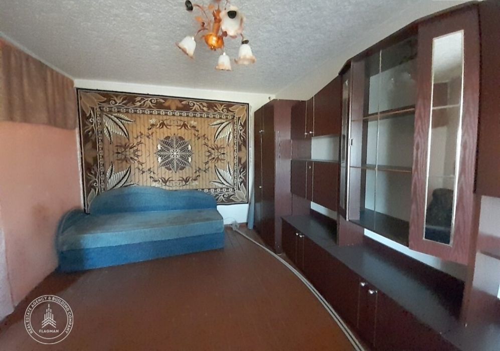 Продається простора кімната в гуртожитку