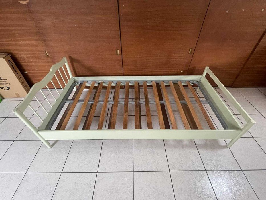 Cama de solteiro mais estrado