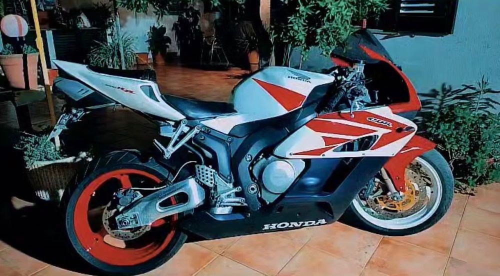 Honda cor 1000rr sc57