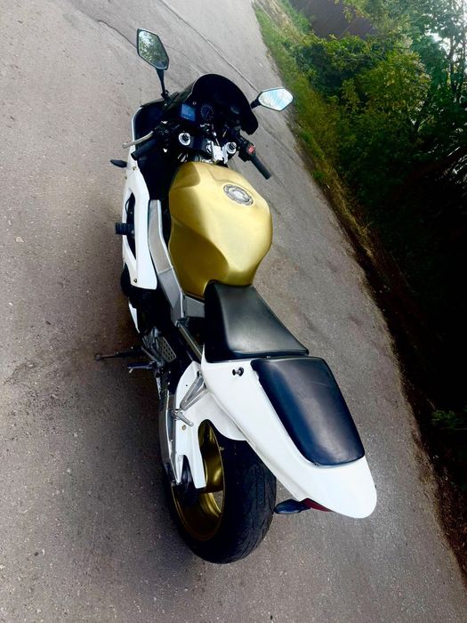 Продам спортбайк Honda CBR929RR