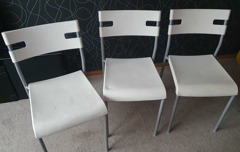 Trzy krzesła  do stołówki jadalni poczekalni konferencyjne