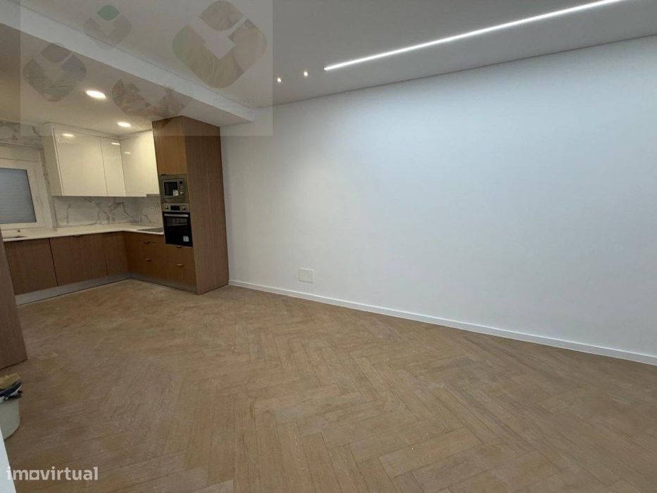 Apartamento T3 Venda Amadora — Mina De Água, Lisboa