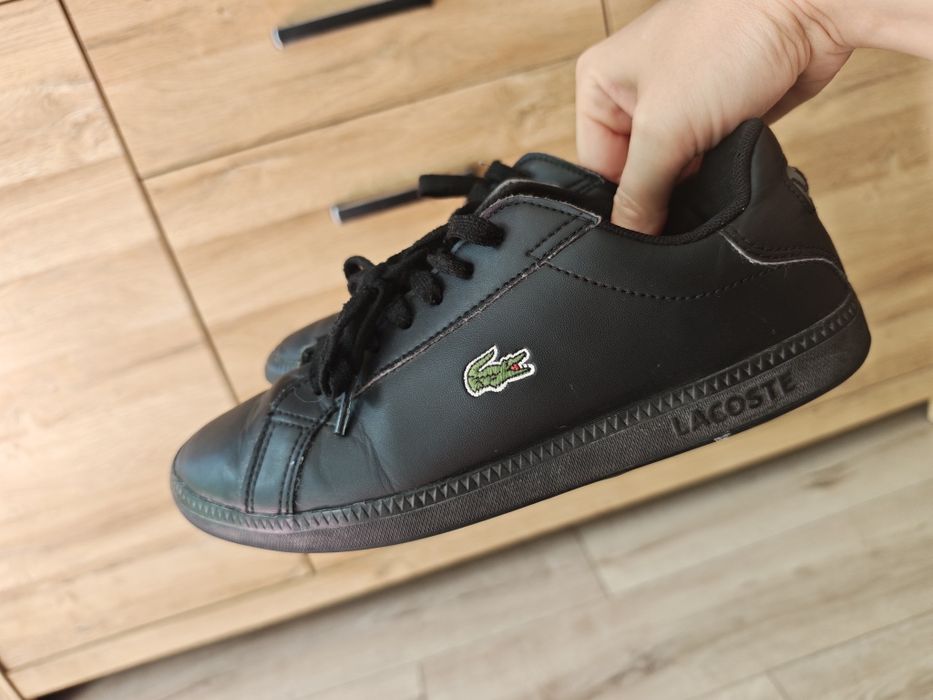 Czarne sneakersy damskie klasyczne sznurowane Lacoste Graduate / Y2K / Grunge
