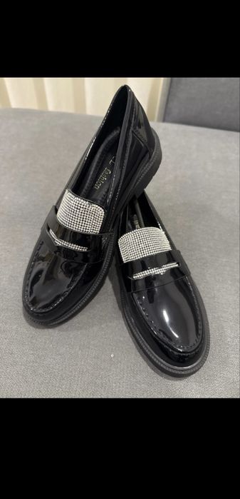 Sapatos  pretos polipele  novos