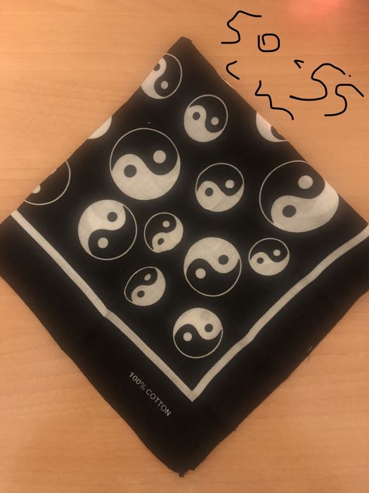 Lenço preto padrão