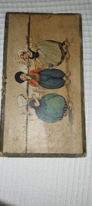 Quadros antigos de crianças com mais de 100 anos