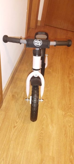 Primeira bicicleta infantil