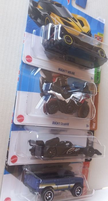 Conjunto de 4 hot wheels
