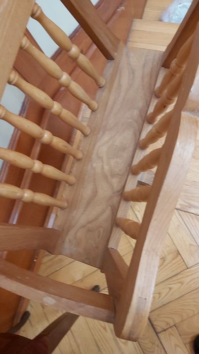 Piękny dębowy gazetnik stylowy masywny na nóżce holenderski