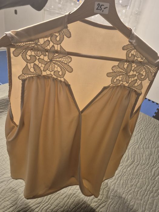 Elegancka koszulka bluzka ozdobna beżowa 46 48 50 jak nowa